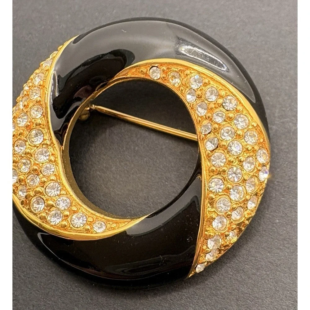 Vintage Napier Open Circle Twist Brooch Rhinestones Black‎ Enamel Gold Tone